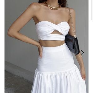 White twist crop top